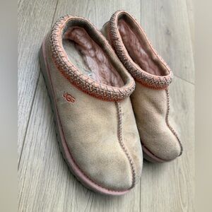 UGG Women's Peach size 7 Slippers